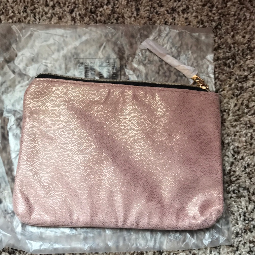 Cosmetic Pouch !